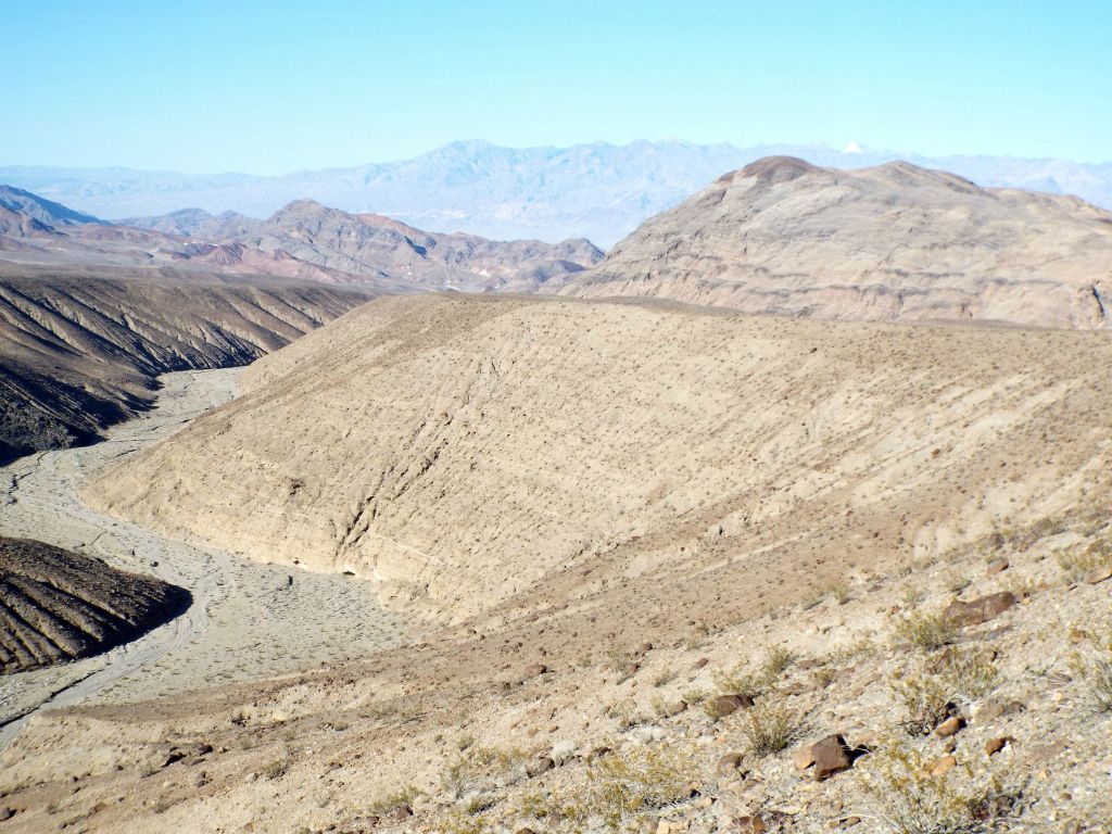 This view shows the steep terrain leading up from the floor of Cottonwood Canyon to the rim.  The route we chose to climb up is one of the few places where the terrain is manageable: