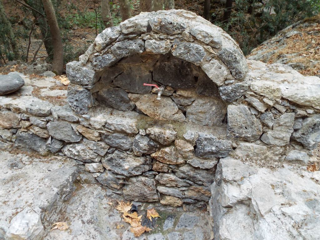 This was the first of several water filling stations.  I've read online that these do not always have flowing water, so it's better to pack enough for the entire hike: