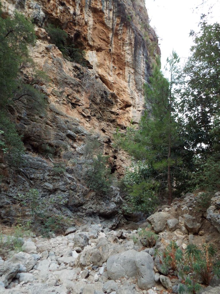 It was great to save the best and most dramatic scenery for the end.  Along with the fact that downhill hiking is easier, that's another reason to hike from north to south: