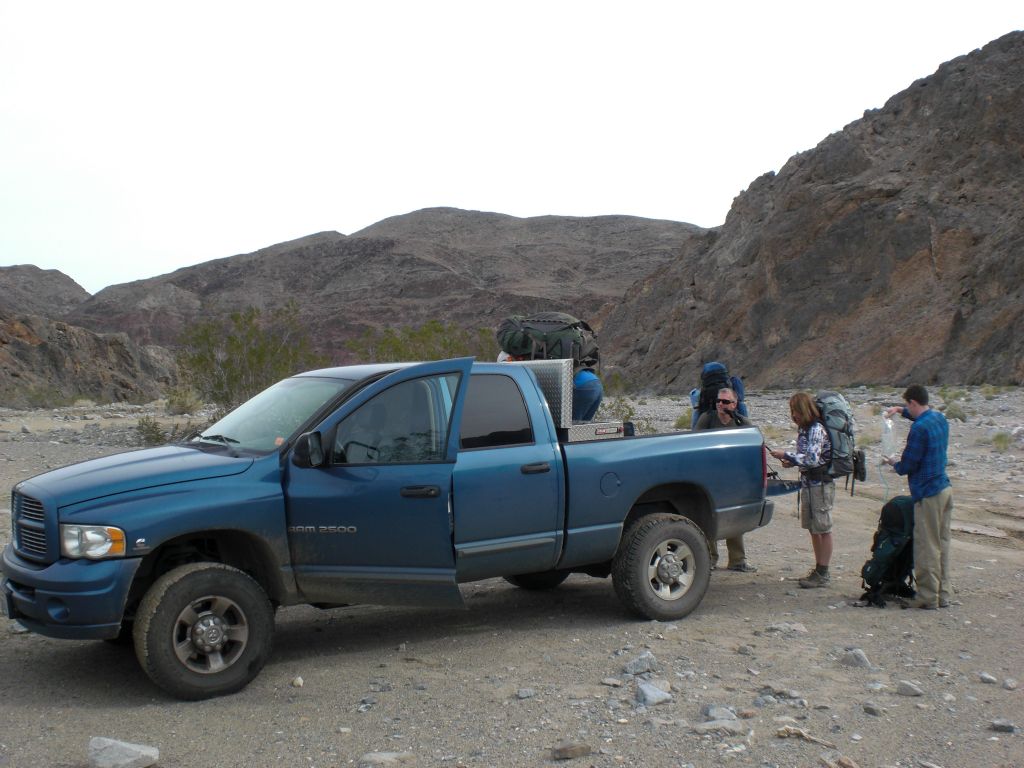 Starting point for the backpacking loop is at the junction of Cottonwood and Marble roads (1,180 ft):
