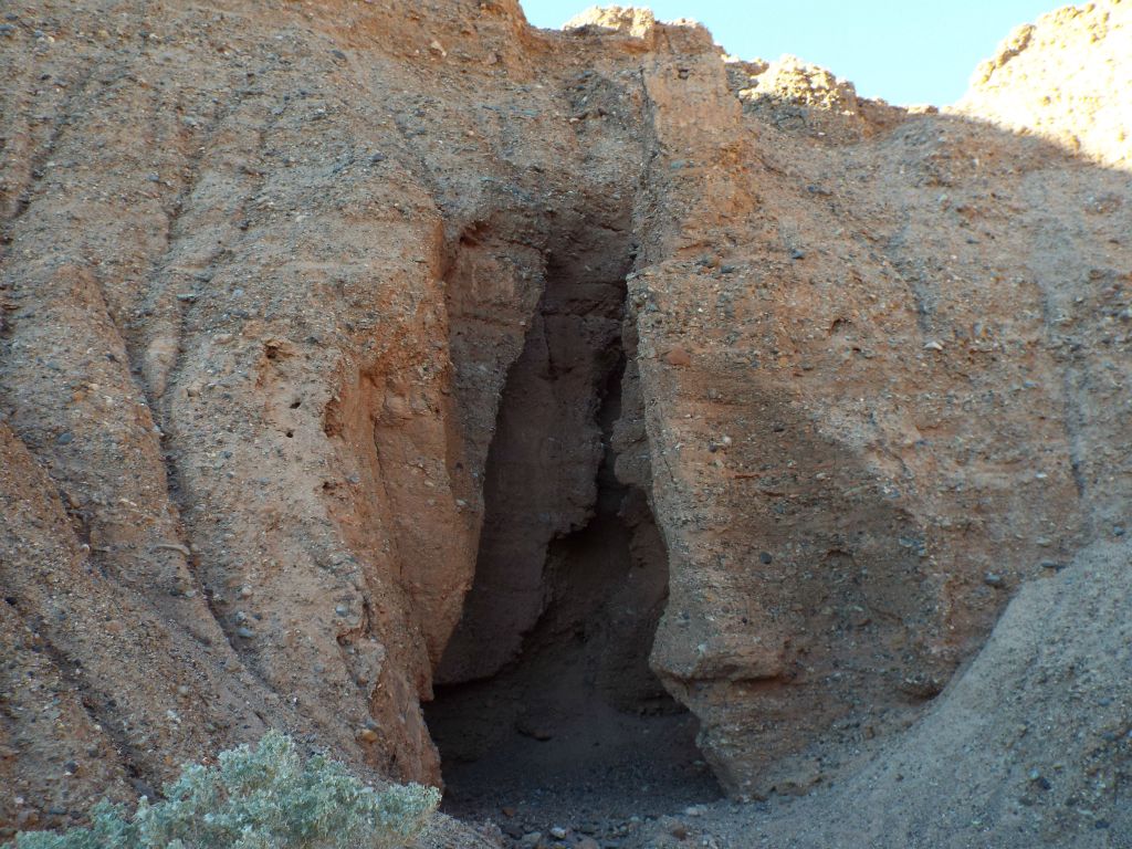 From a distance, it looked like this slot canyon definitely had some potential: