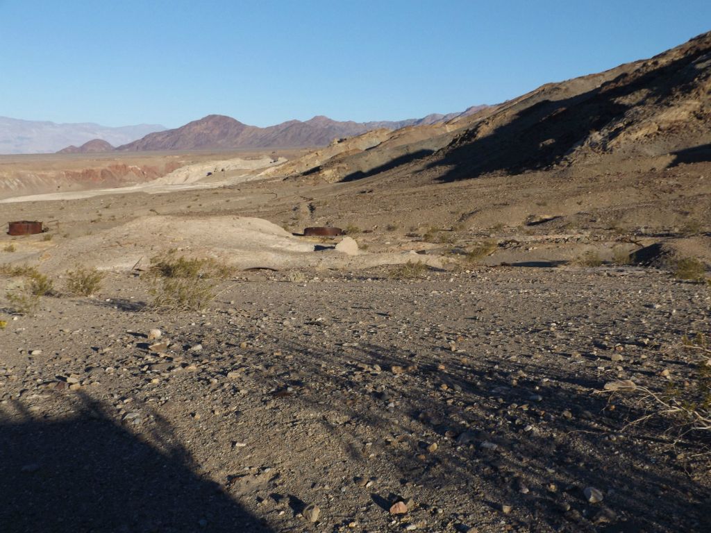 The hike starts off at the parking lot by heading west in the general direction of the Death Valley Buttes seen in the distance: