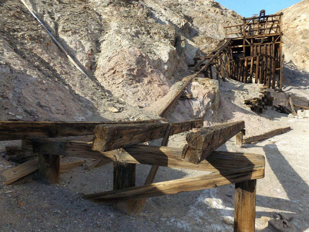 At the bottom of the trail, the lower tramway terminal can be visited: