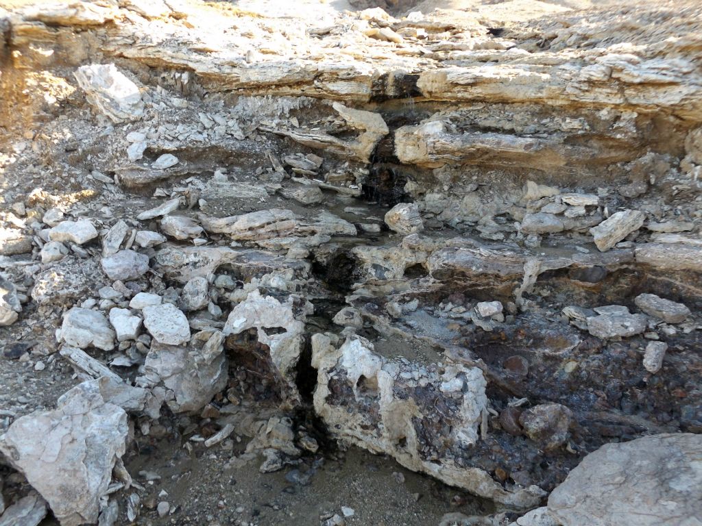 There are some small cascades with flowing water to check out: