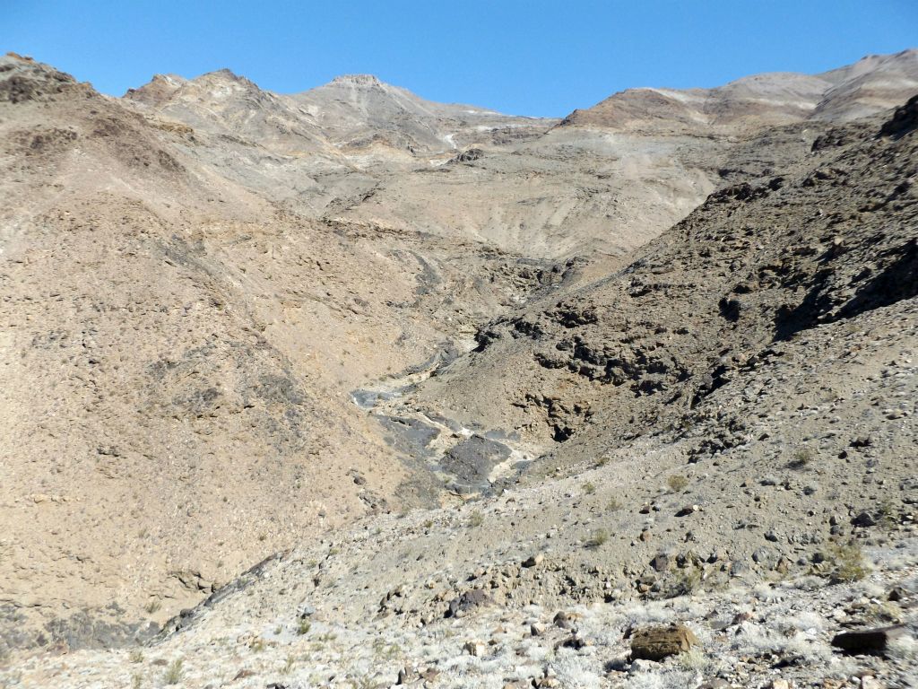 Looking ahead at the upper canyon which winds back into the mountain range: