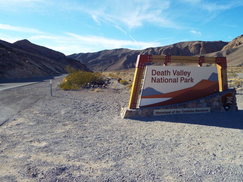 The parking spot for the hike is located at the park entrance sign:
