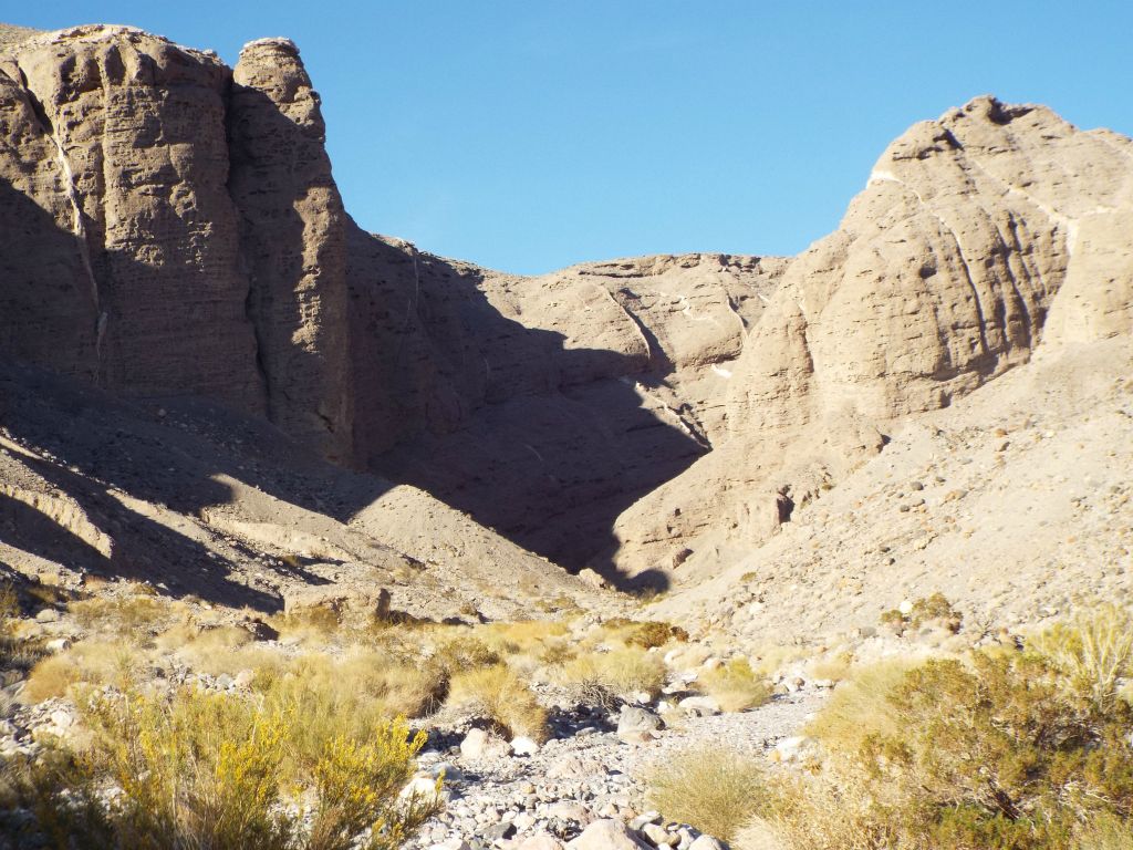 Mummy Canyon looks majestic right from the start.  It is a wonder that this location has never before been published.  It truly was hidden in plain sight: