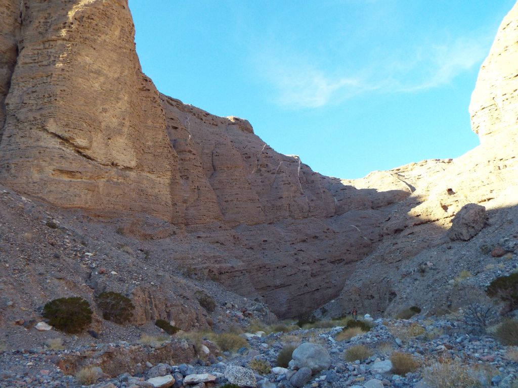 Mummy Canyon begins narrowing down and slowly curving around to the right: