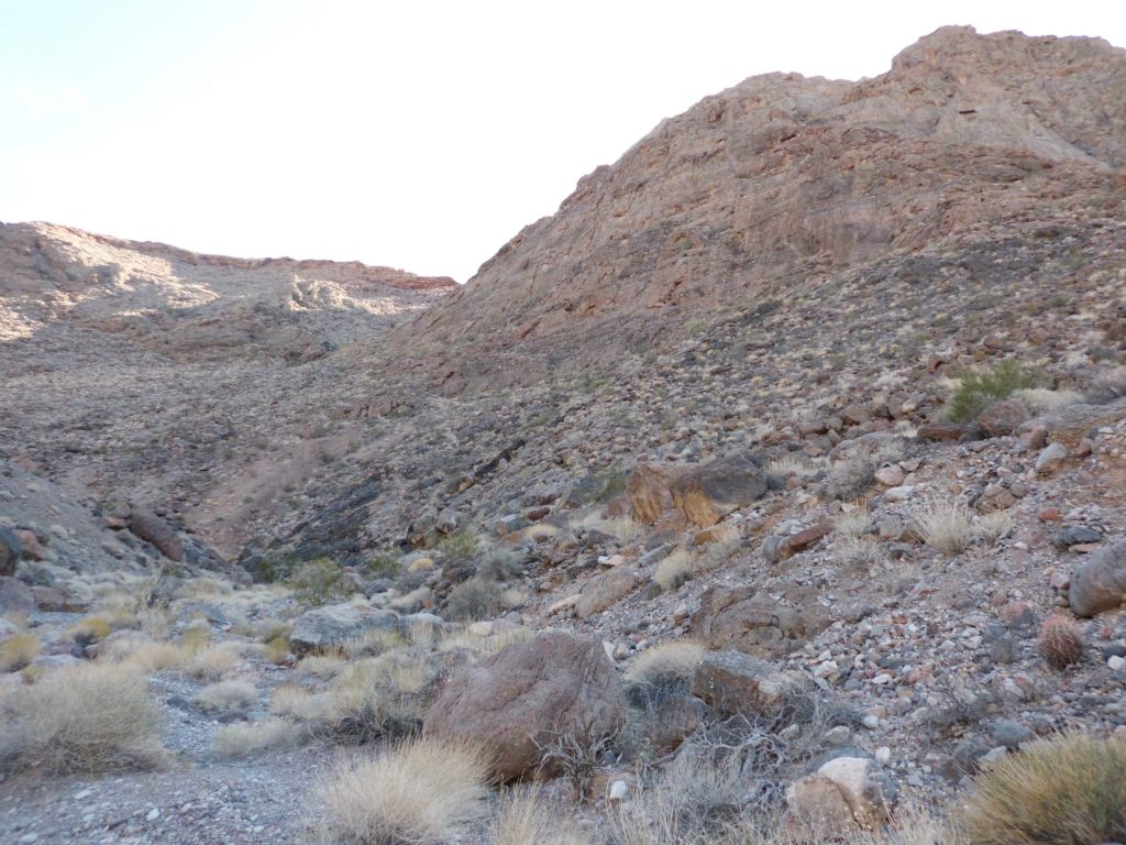 The wash starts out as a gentle climb with few obstacles to slow you down: