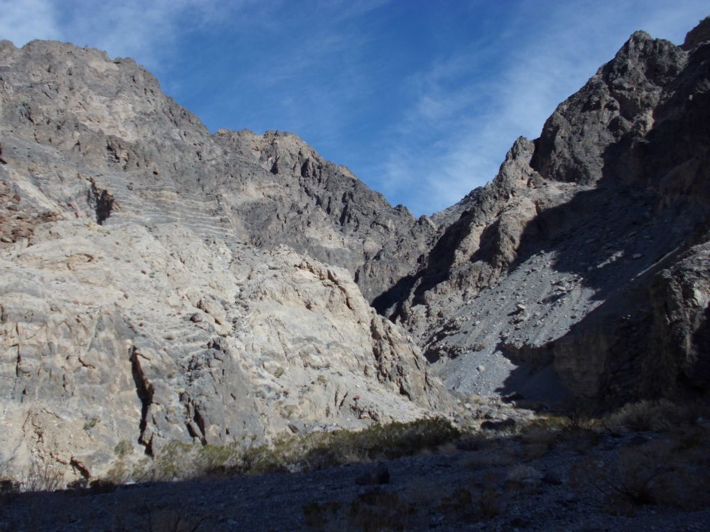 One of the features was a variety of different colors on the hillsides and canyon walls: