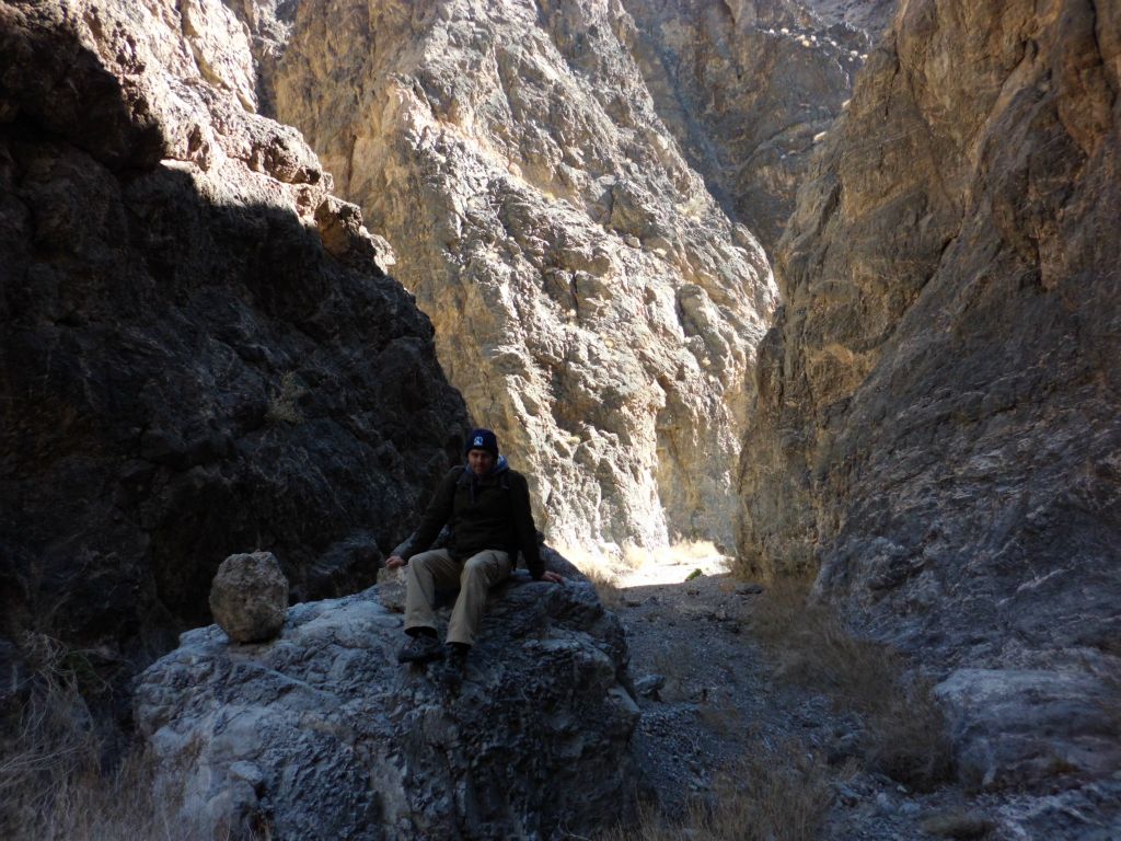We were immersed in a world of shadows and narrows: