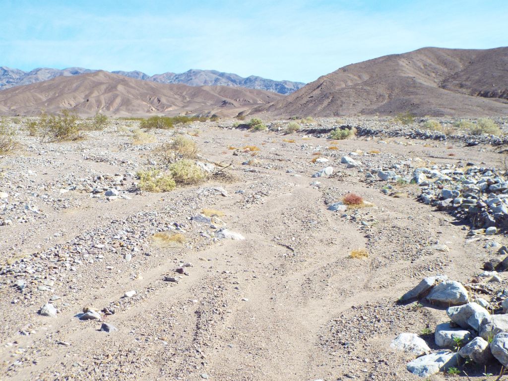 We stayed in the easy terrain washes, which caused us to take a circular route to reach our canyon: