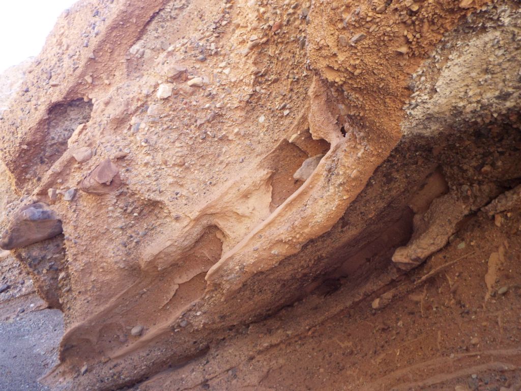 More shapes and eroded layers on the canyon wall: