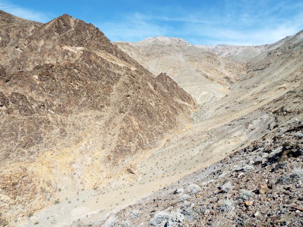 The upper canyon heads way off into the distance.  It appeared as if we had already seen the best parts of the canyon, but who knows what we really missed: