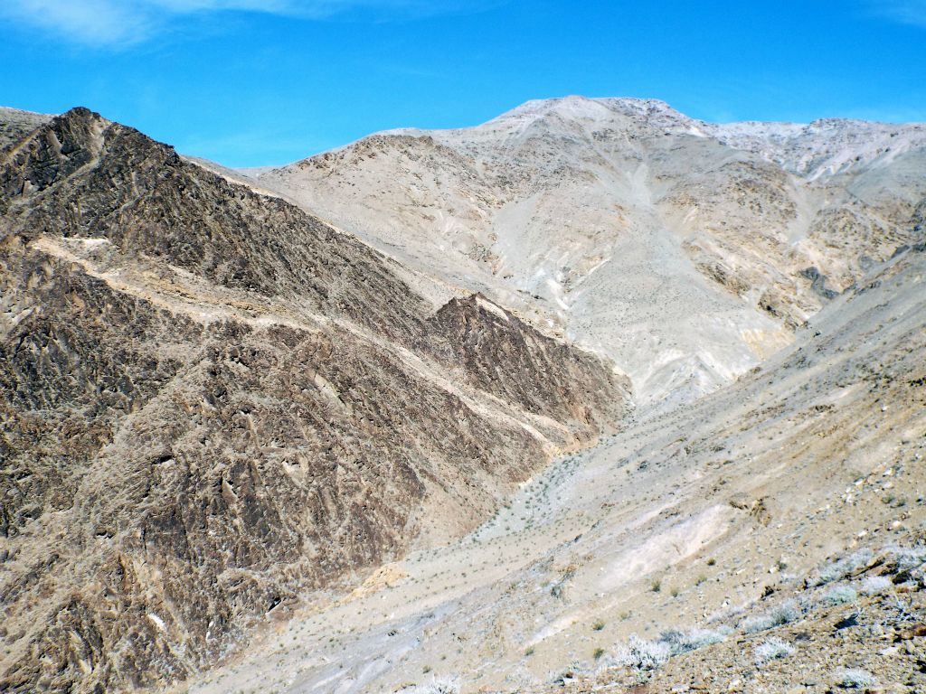 Boundary BM is slightly out of view but would be located on the very left side of this picture: