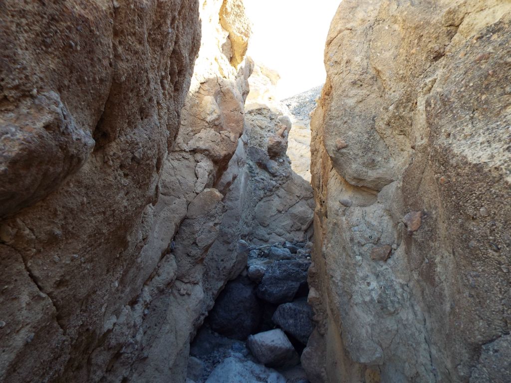 The narrows remain shallow but tight as you progress through them: