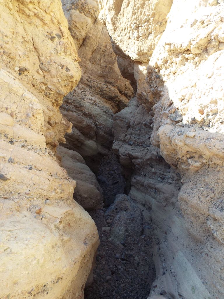 There are a few easy to medium difficulty climbing spots within these narrows: