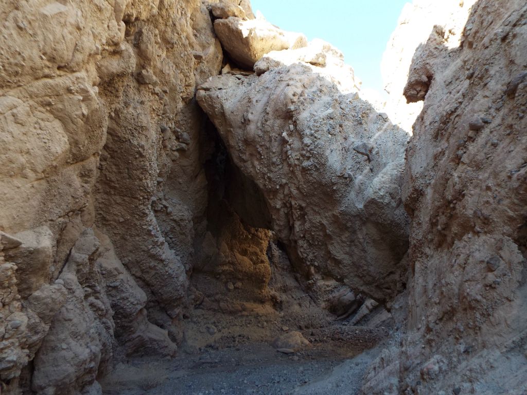 This diagonal column which crosses the canyon appears to be a natural bridge from a distance: