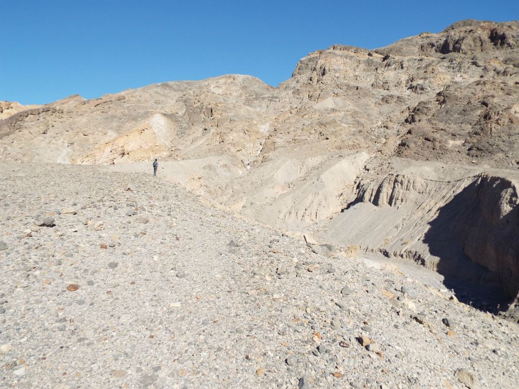 Following along the ridge above the false bridges fork: