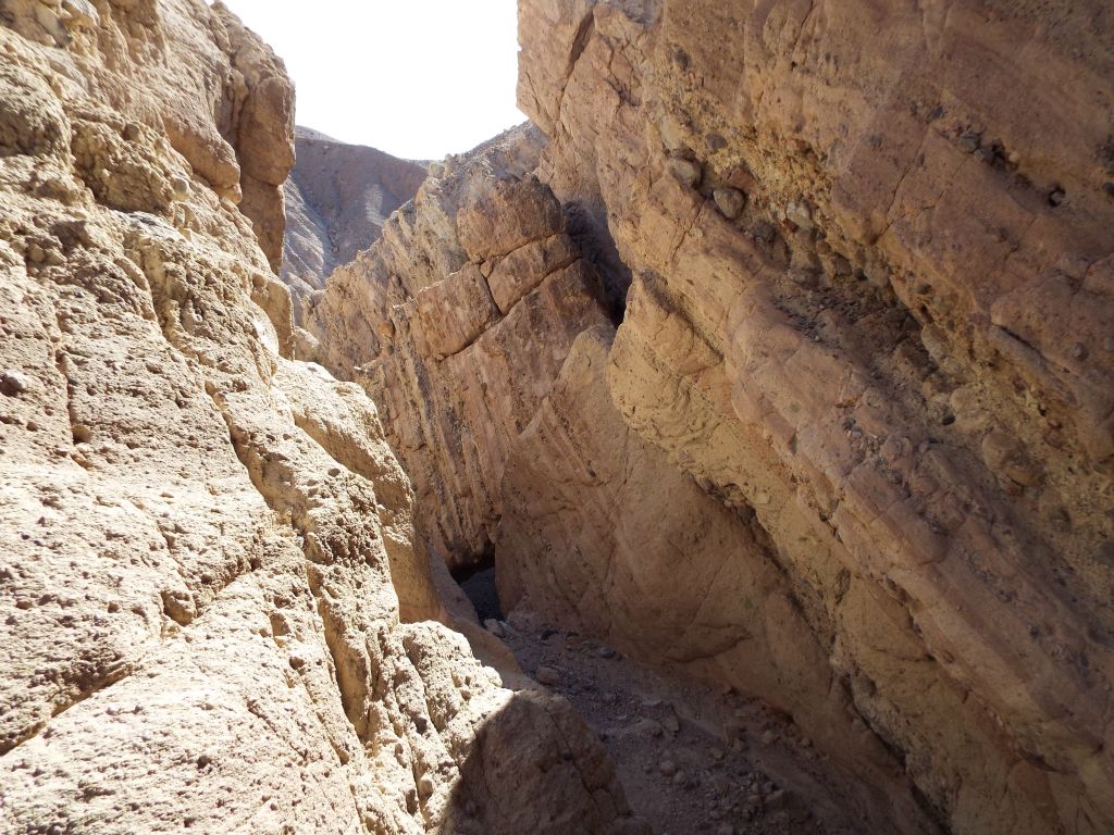 There wasn't a whole lot to see, as the narrows were very short before reaching the top of the dry fall: