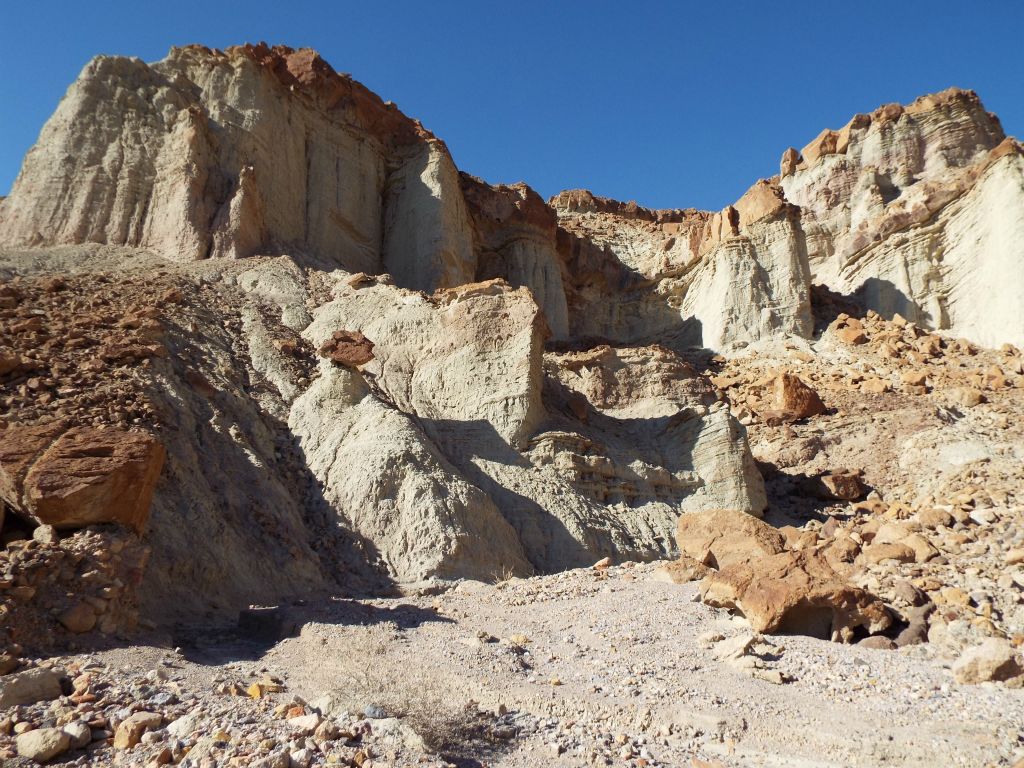 The mini-Bryce fork leads to this massive amphitheater reminiscent of Bryce Canyon: