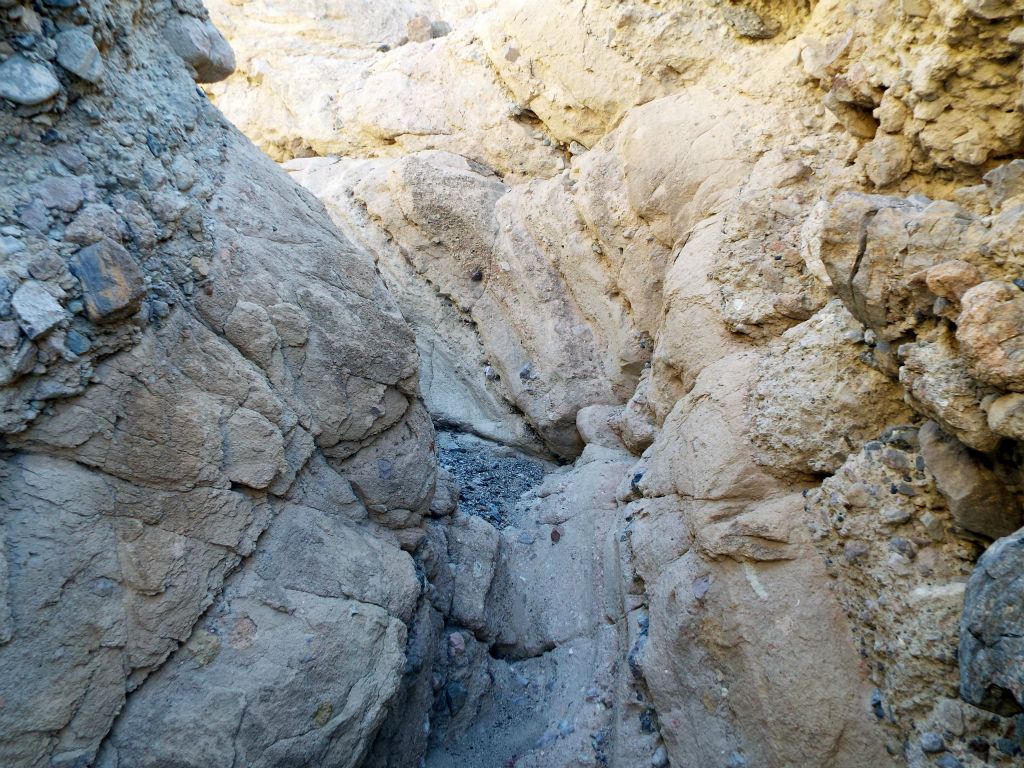 An easy climb at a beautiful spot within the tight narrows: