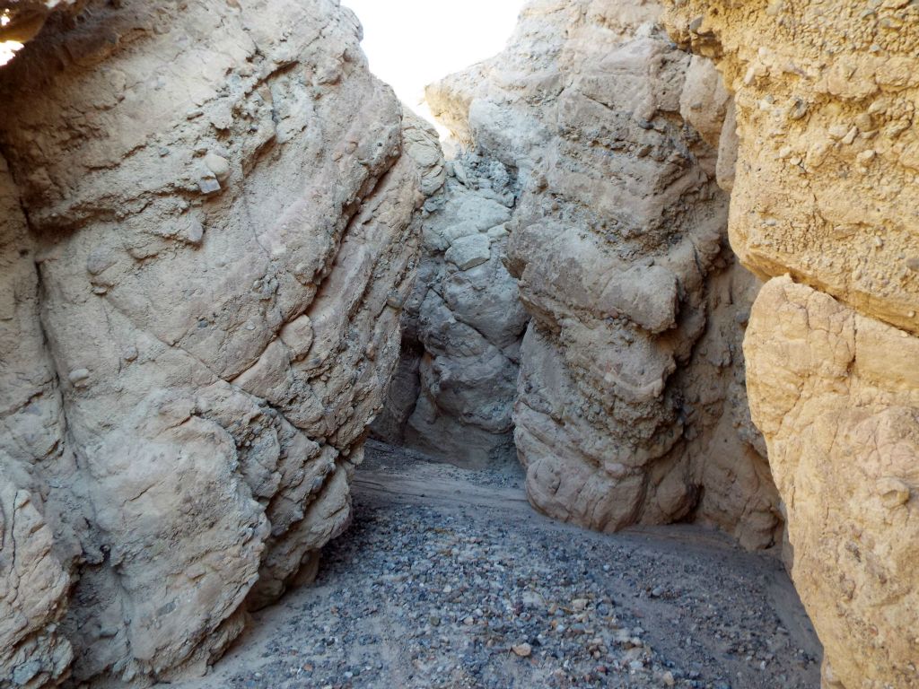 Notice the variety of colors visible within these narrows: