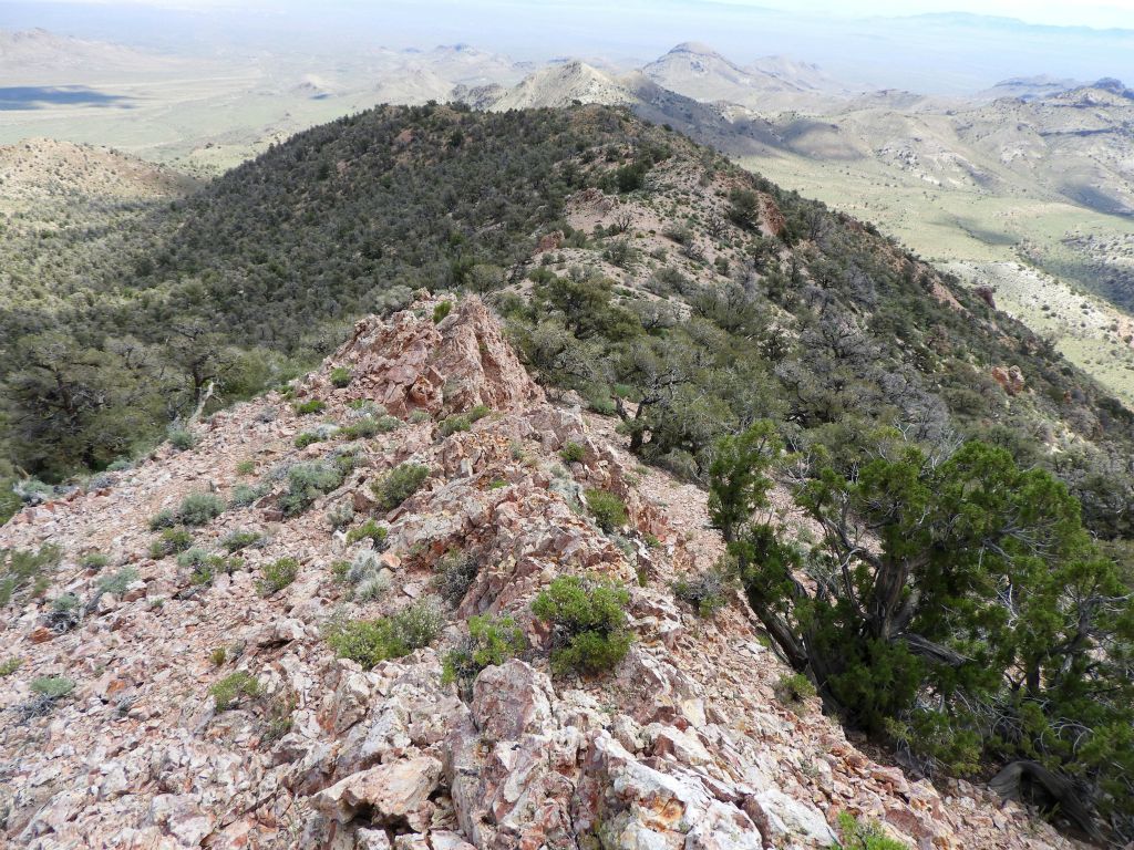 Looking back down, notice that the lower part of the ridgeline was no longer visible: