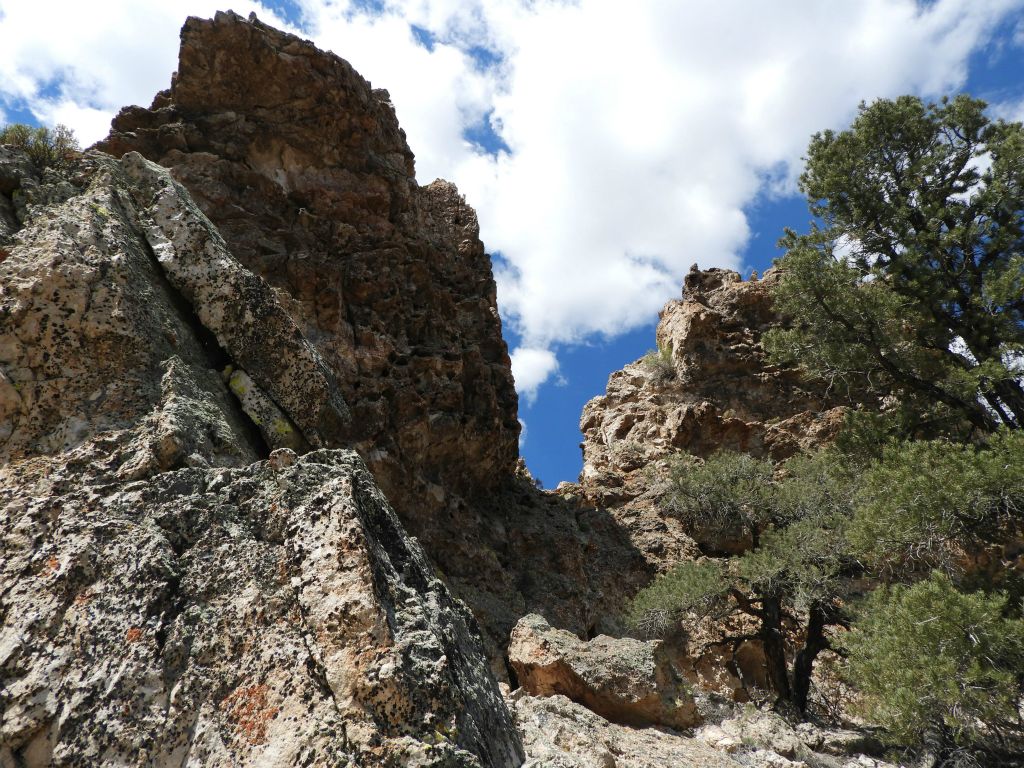 Upon arriving at the base of the giant rock crags, I began working my way around them to the right: