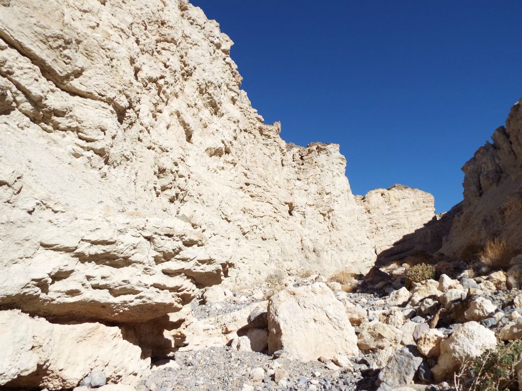 Back in the main canyon, the wash got a little bit steeper to hike in: