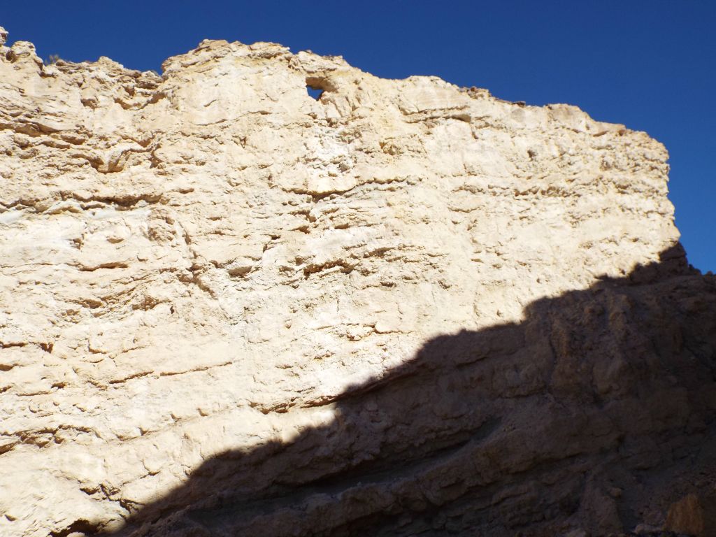 A rock window high on the canyon wall which reminded me a bit of the rock windows in Bryce Canyon: