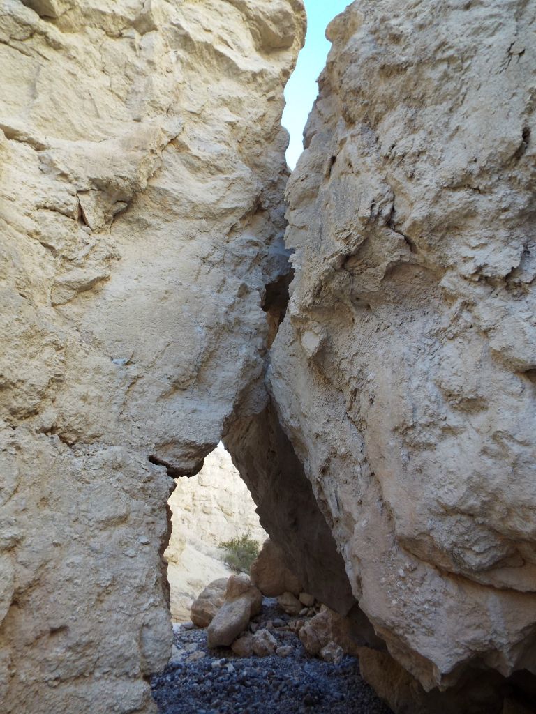 Notice how the canyon walls touch at the mid-point of this photo: