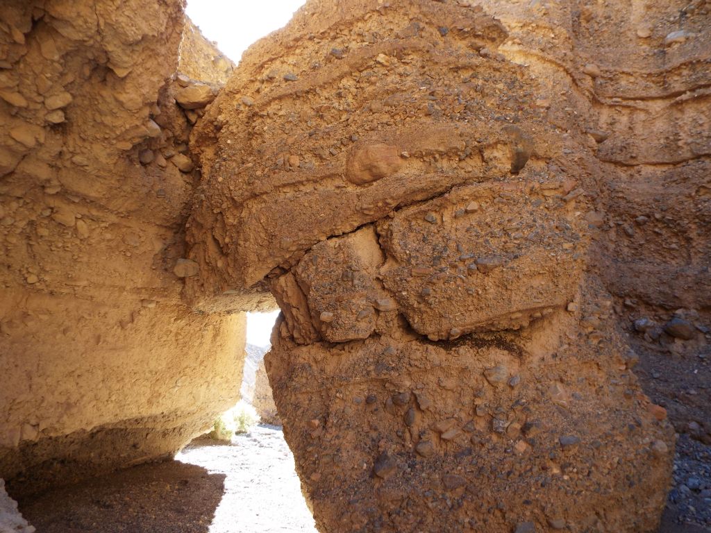 One more picture showing the full backside of the 2nd false natural bridge: