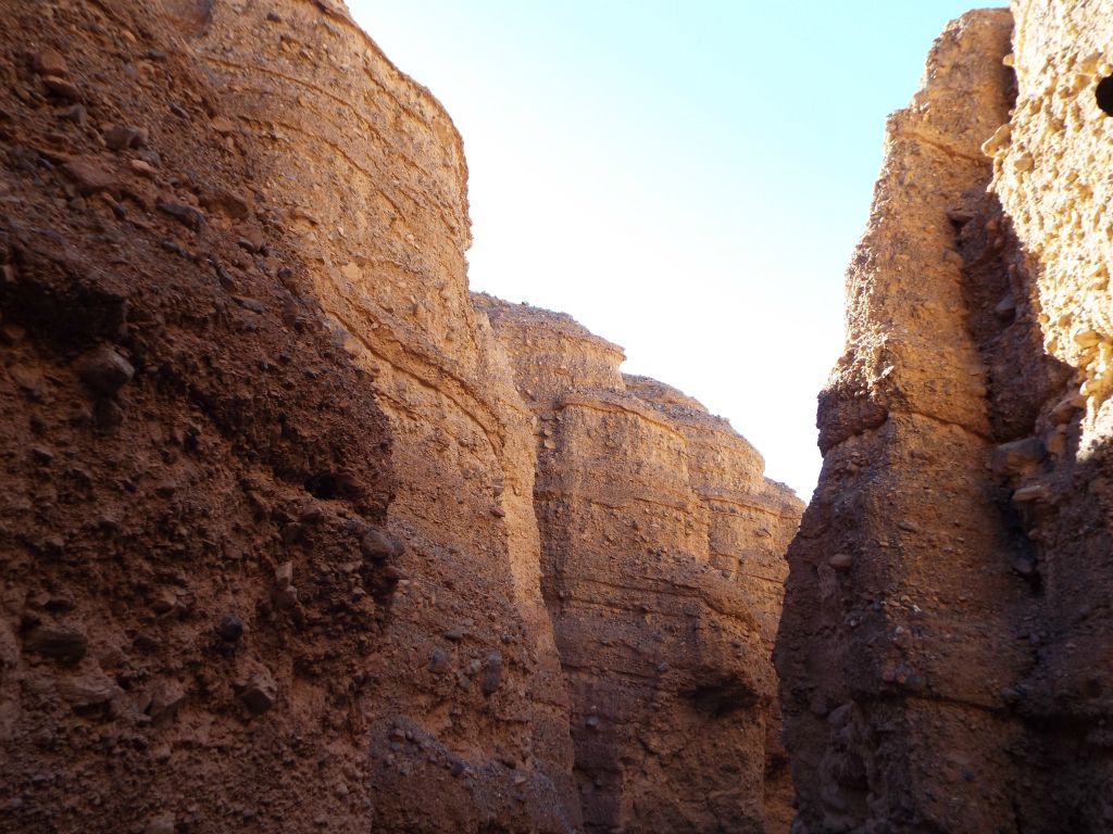 It's amazing how much height there continued to be to the walls of the upper narrows:
