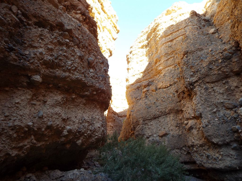 The upper narrows got so tight in some places that it's a wonder that there were no major obstacles: