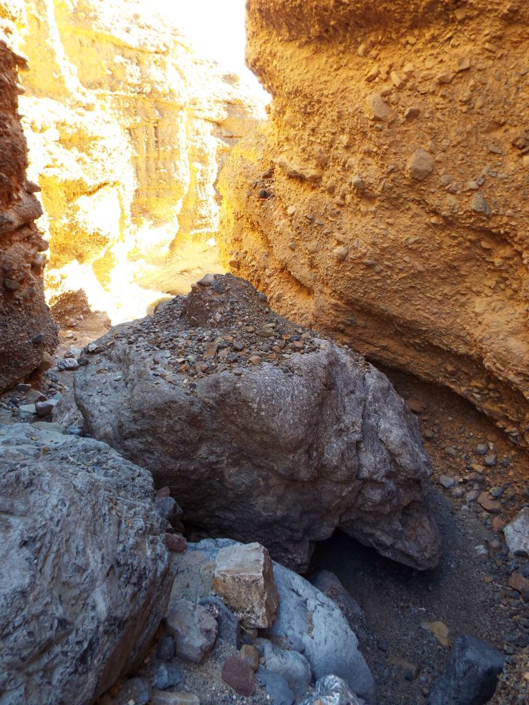 The narrows of Crescent Bridge 2SC started by navigating around several giant fallen boulders: