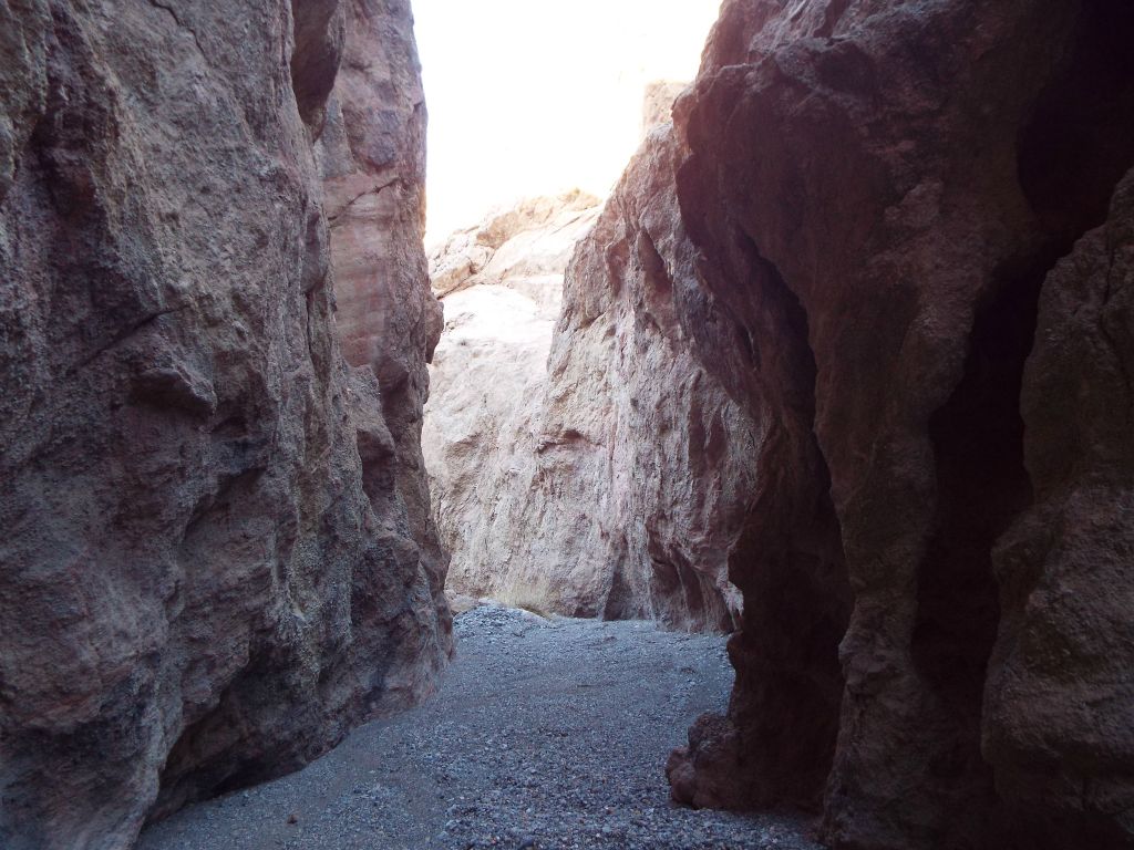 The walls of the narrows grew considerably the farther I went: