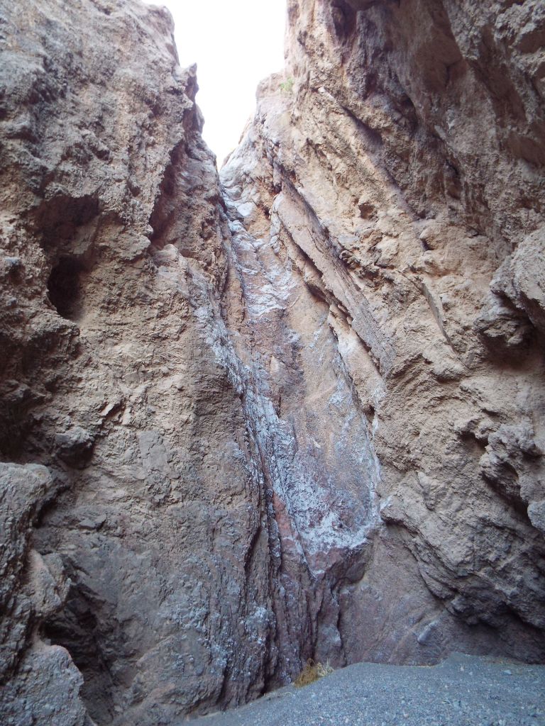 The Lower Gallery came to an end at the 3rd major dry fall of Gallery Canyon: