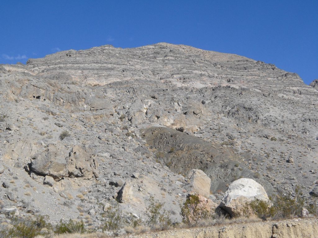 Looking up at walls on the left side of the canyon which are over 600 feet high: