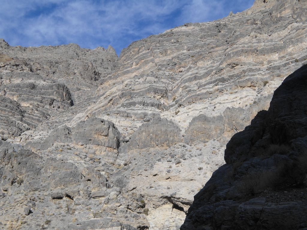 The shades of light grey and dark grey rock seen here feature prominently throughout the canyon: