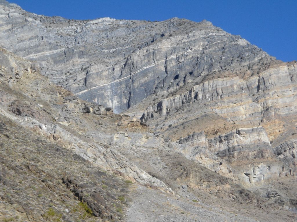 In the next three pictures you can see how the canyon began approaching an obvious narrower gorge area: