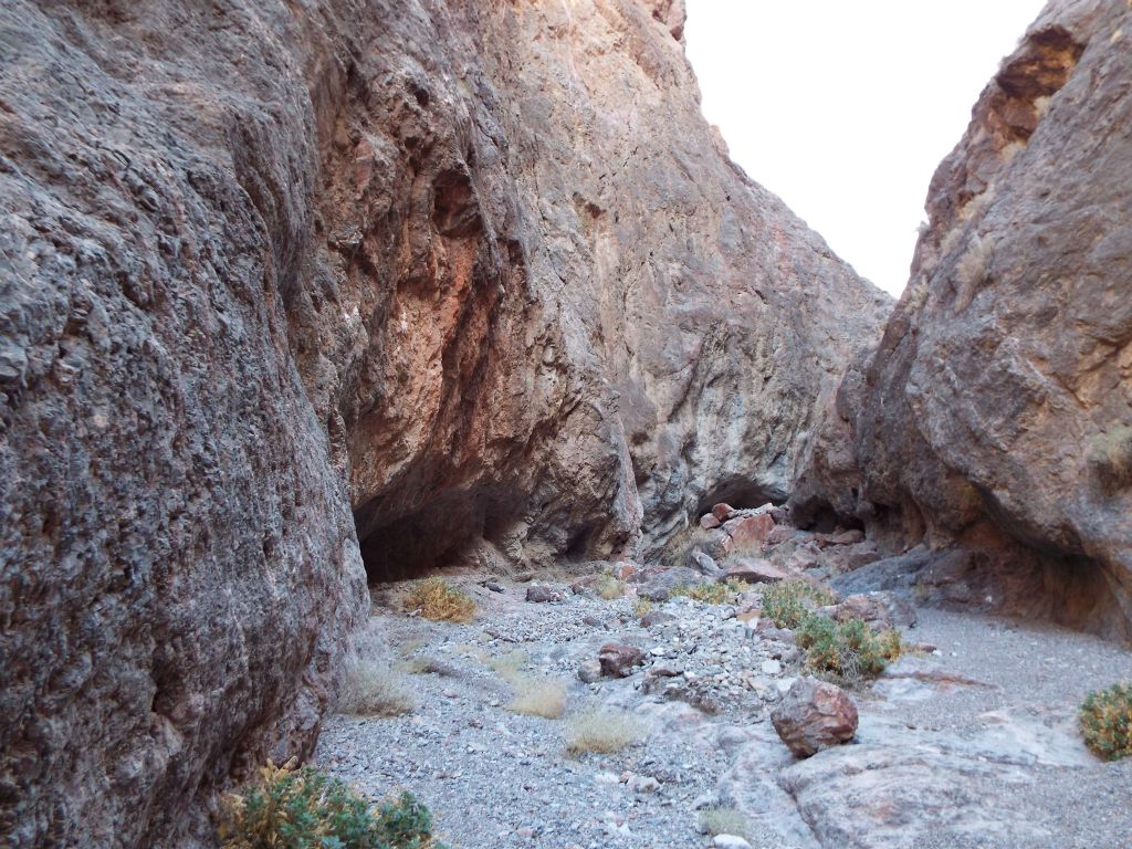 The 2nd Narrows continue above the dry fall with some more nice sections of canyon: