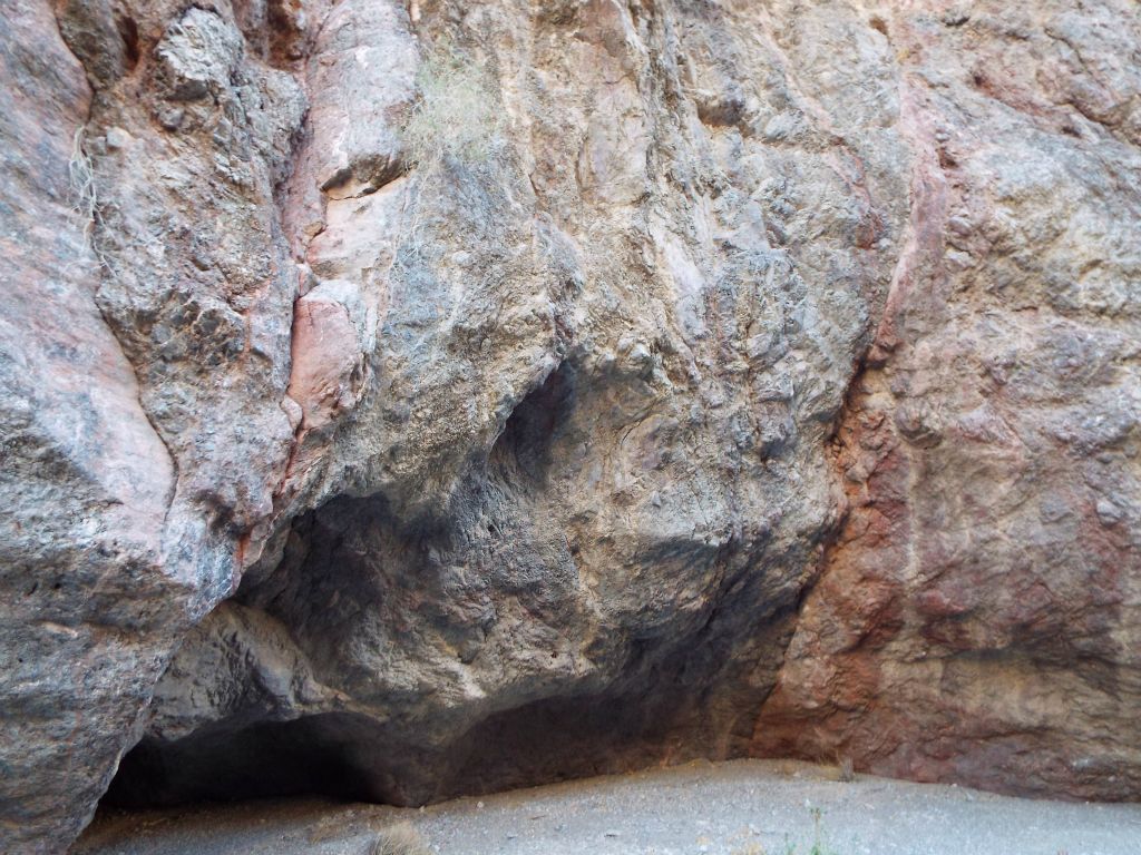 The walls of the narrows were so interesting that they were constantly demanding our attention and photographs: