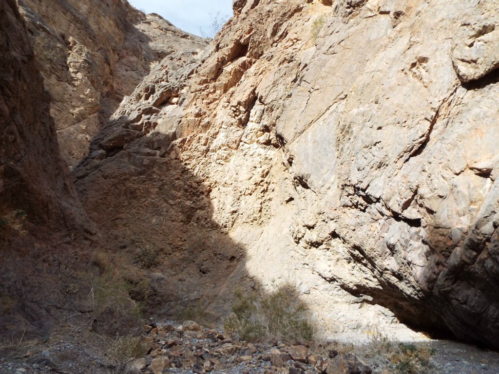Two impressive bends in the narrows can be seen here with very little space to walk through: