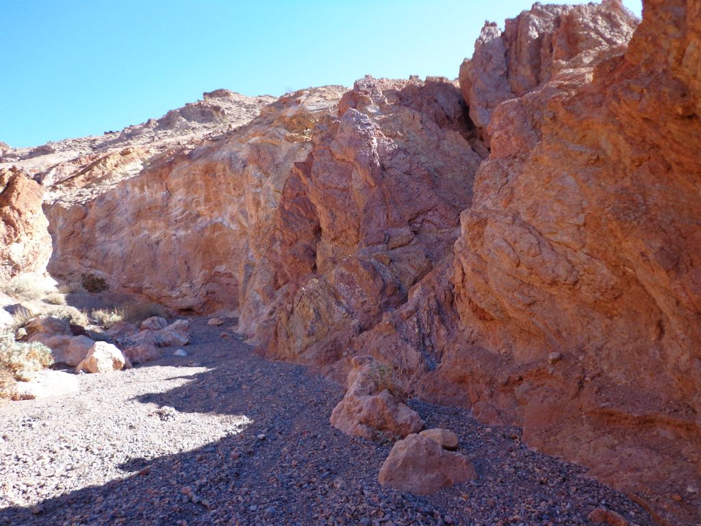 As we moved ahead, the canyon walls grew in height: