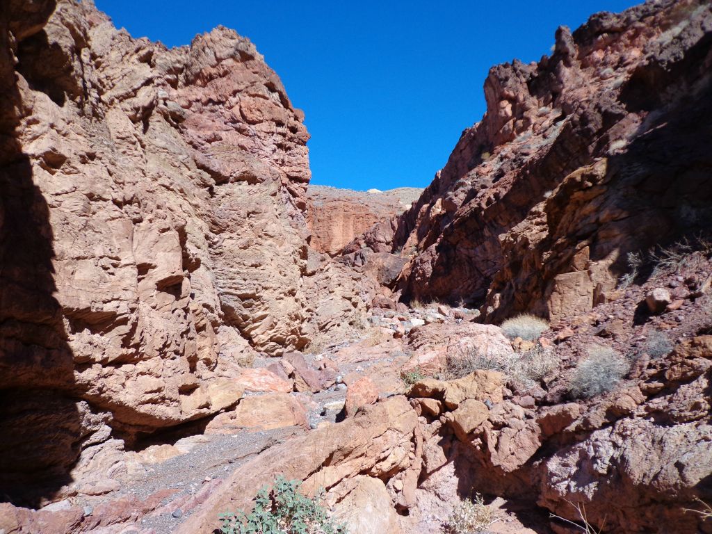 Impressive scenery as we continue our hike up RN Red Slot: