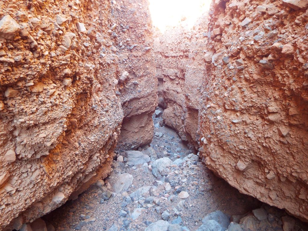 The next two pictures were taken inside another side canyon of Sunlight Bridge Canyon: