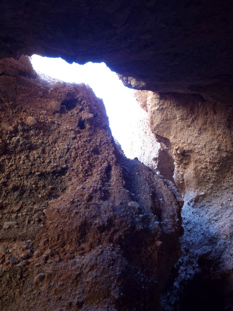 This was an incredible overhang curving across the top of the canyon:
