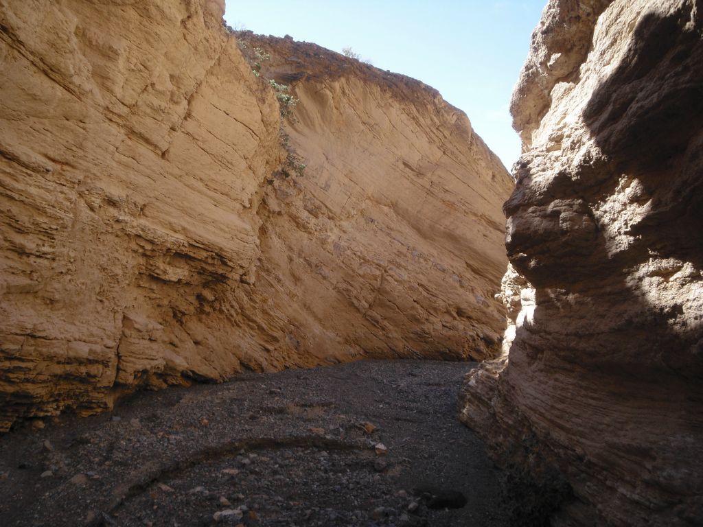 The canyon wash winds its way back and forth through the narrows: