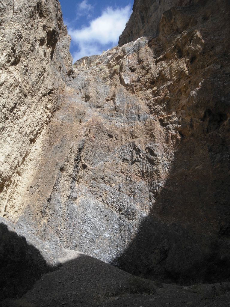 This 75 foot dry fall is the 7th major dry fall of Tunnel Bridge Canyon and is impassable to everyone.  In order to get into the upper canyon above this, a major bypass from way down canyon is necessary: